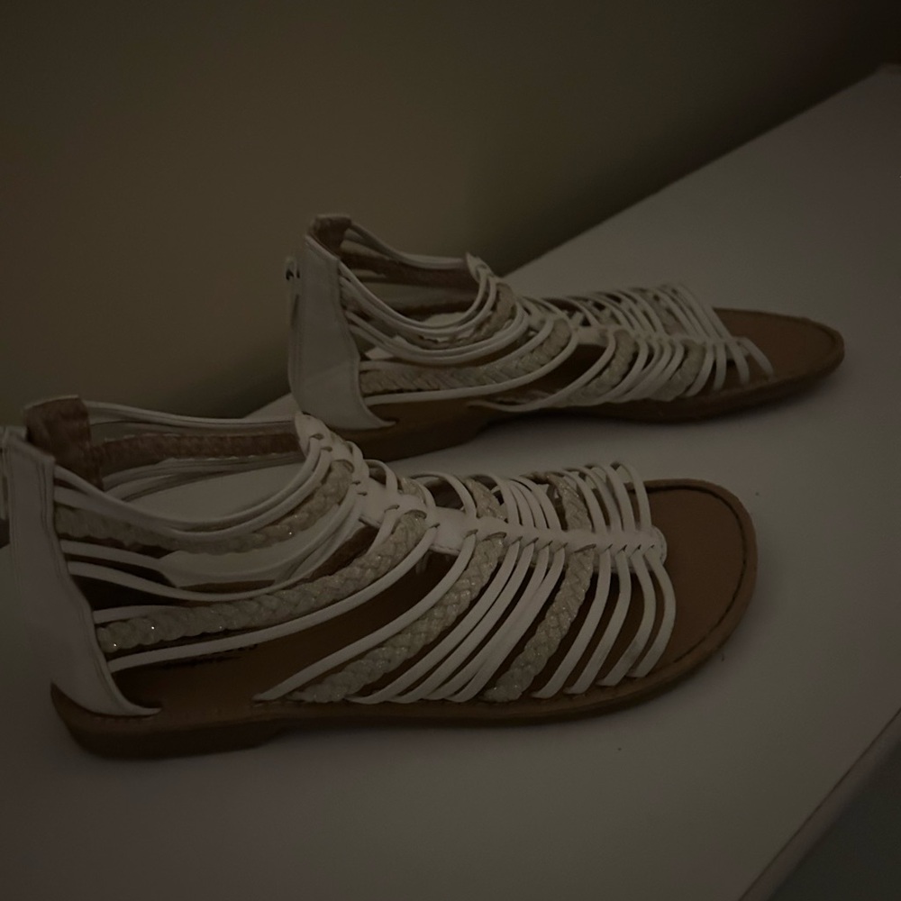 Girl’s White Strappy Sandals